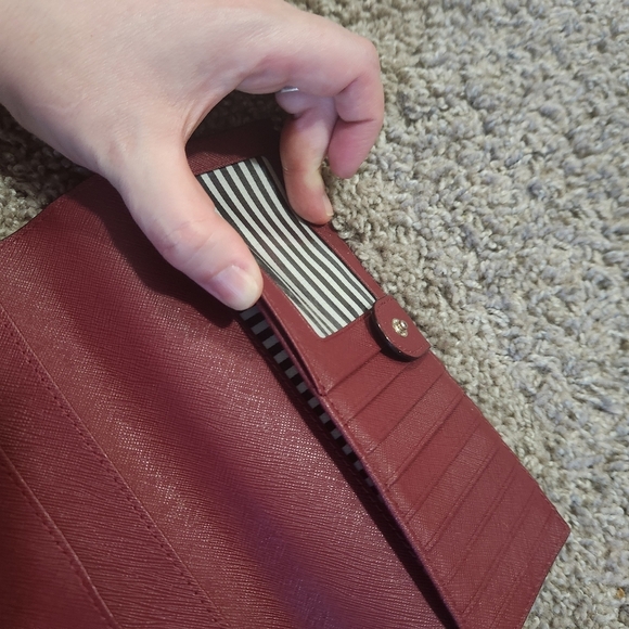 Kate Spade New York Slim Bifold Burgundy Wallet Wristlet - Picture 6 of 11